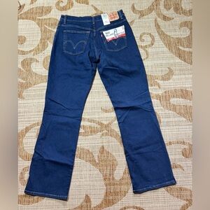 LEVIS misses Bootcut jeans 550
Relaxed denim
Size 12 
Stretch 
Brand new!
